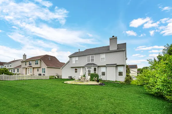 184 Fox Bend CIR, Bolingbrook, IL 60440