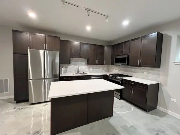 4853 W Nelson ST #G, Chicago, IL 60641