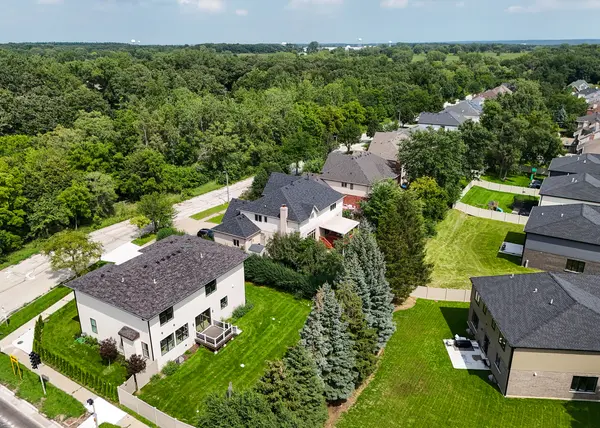 949 Internationale Pkwy, Woodridge, IL 60517