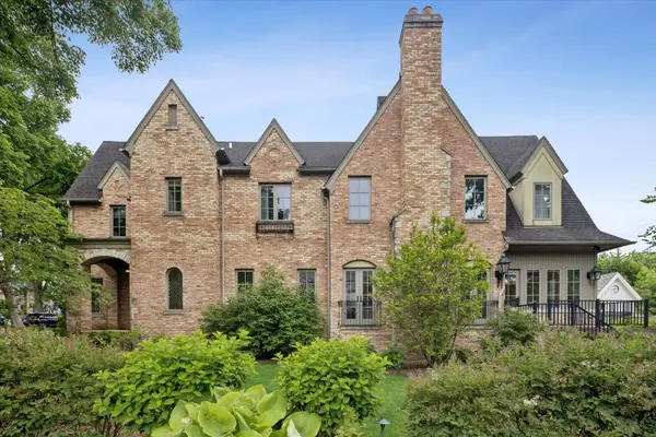 704 S Lincoln ST, Hinsdale, IL 60521