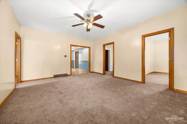 20609 State Line RD, Harvard, IL 60033