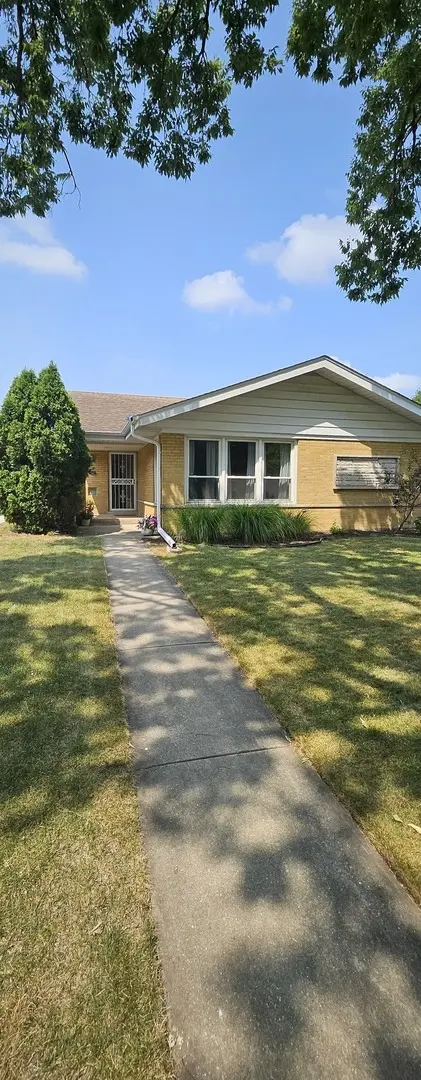 1614 Forest RD, La Grange Park, IL 60526