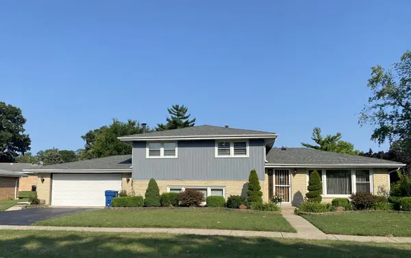 10507 S Terry DR, Palos Hills, IL 60465