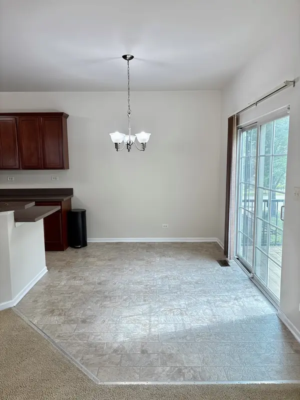 429 Grosvenor LN, Aurora, IL 60504