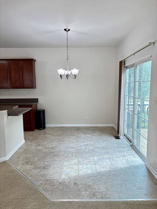 429 Grosvenor LN, Aurora, IL 60504