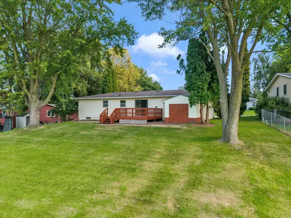 62 Park View DR, Park View, IA 52748
