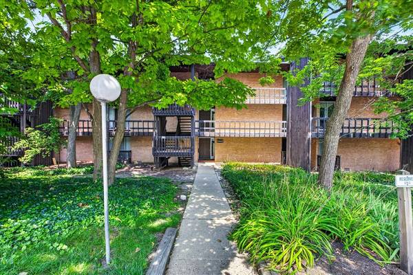5603 Lakeside DR #3C, Lisle, IL 60532