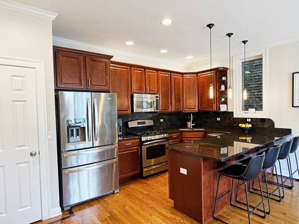 2027 W Race AVE #1W, Chicago, IL 60612