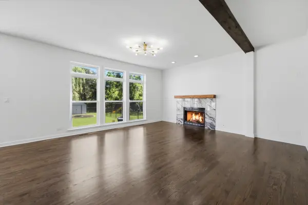 950 W Colfax ST, Palatine, IL 60067