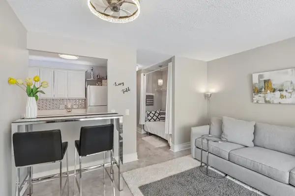 440 N McClurg CT #607, Chicago, IL 60611