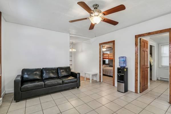 117 Roosevelt AVE, Wauconda, IL 60084