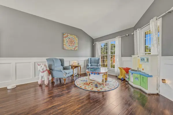5004 Glenbrook TRL W, Mchenry, IL 60050