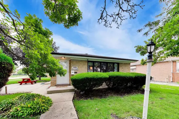6101 W 80th PL, Burbank, IL 60459