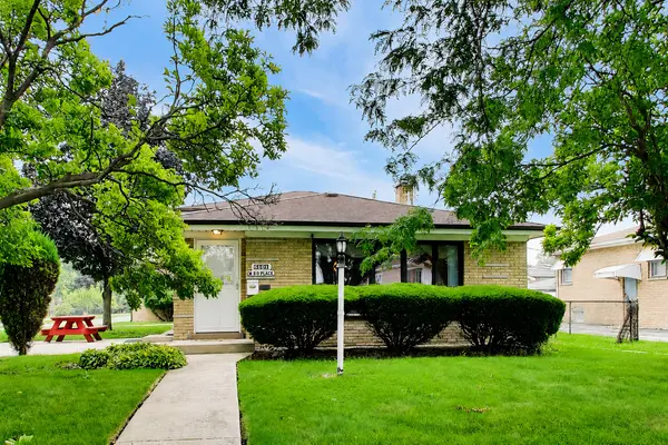6101 W 80th PL, Burbank, IL 60459