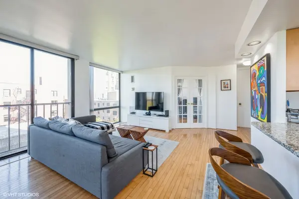 345 W Fullerton Pkwy #801, Chicago, IL 60614