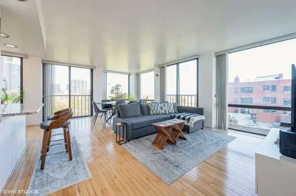 345 W Fullerton Pkwy #801, Chicago, IL 60614
