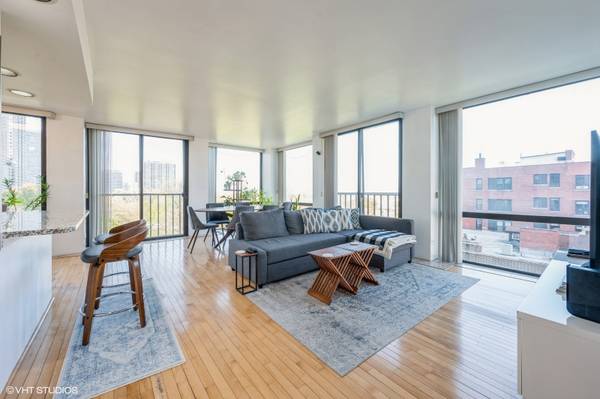 345 W Fullerton Pkwy #801, Chicago, IL 60614