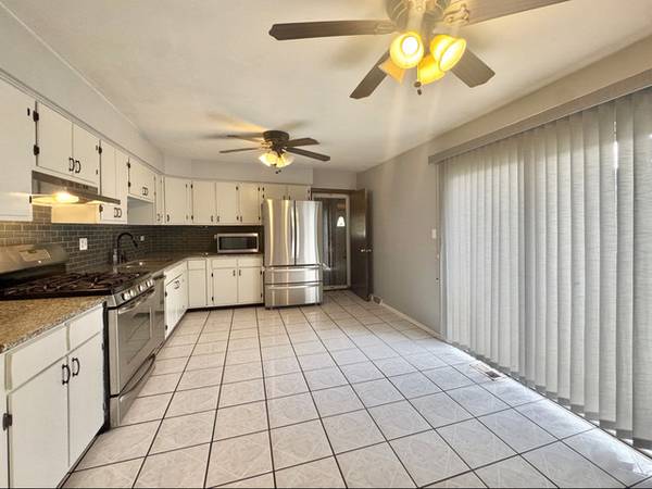 643 N Iowa AVE, Villa Park, IL 60181