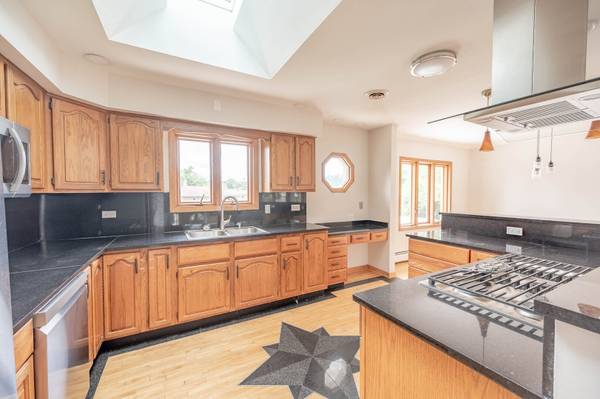 6524 Cedar RD, Oak Forest, IL 60452
