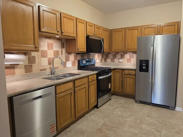 978 Oak Ridge BLVD, Elgin, IL 60120