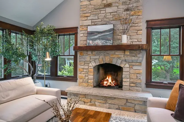 445 Bryant AVE, Glen Ellyn, IL 60137