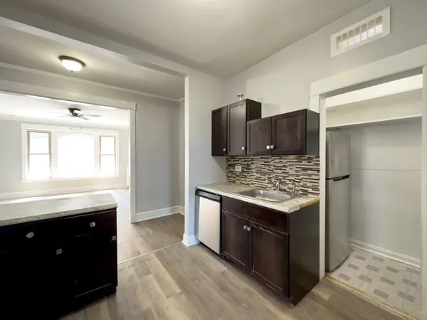1222 W Rosemont AVE #1, Chicago, IL 60660