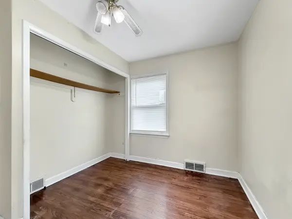 830 N Loomis ST, Naperville, IL 60563