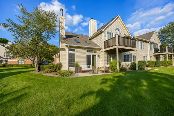 460 Mayflower LN #4, Bartlett, IL 60103