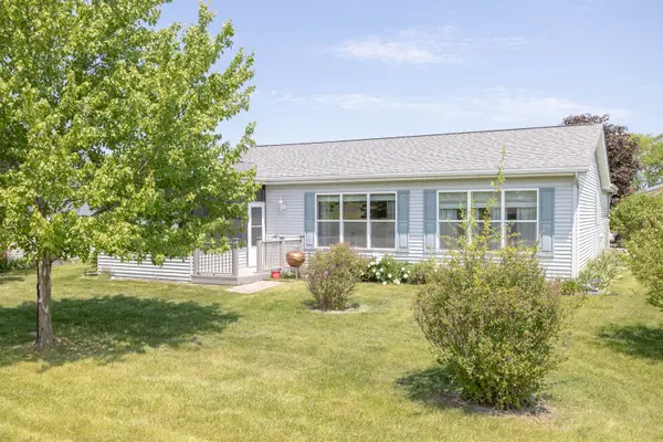 212 Rodeo DR #2179, Grayslake, IL 60030
