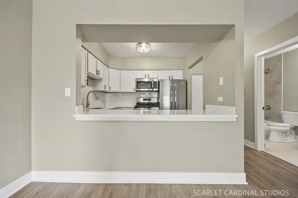 235 N Mill RD #204b, Addison, IL 60101