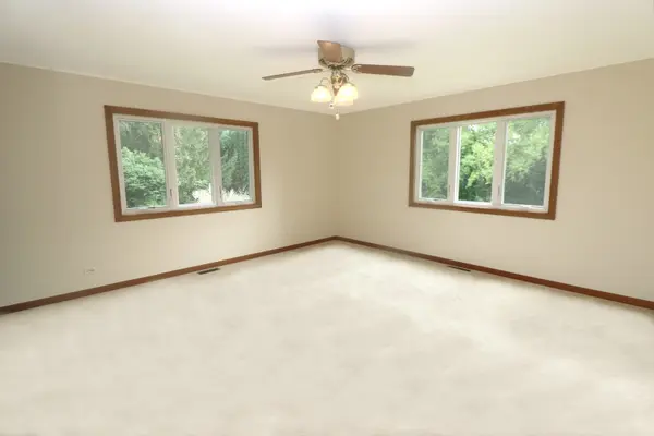3095 Boerderij WAY, Woodstock, IL 60098