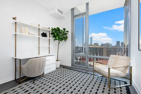 1201 N LaSalle ST #3303, Chicago, IL 60610