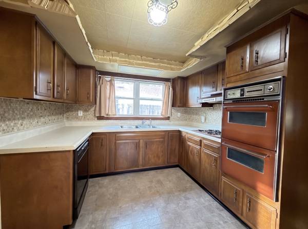 8913 Central AVE, Oak Lawn, IL 60453