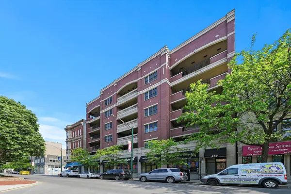 437 W North AVE #202, Chicago, IL 60610