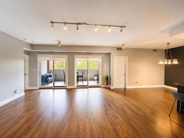 437 W North AVE #202, Chicago, IL 60610