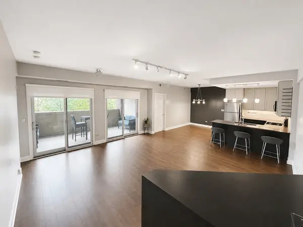 437 W North AVE #202, Chicago, IL 60610