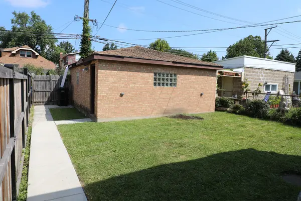 2530 W Pratt BLVD, Chicago, IL 60645