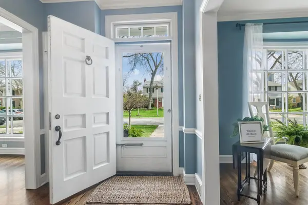 630 S Beverly LN, Arlington Heights, IL 60005