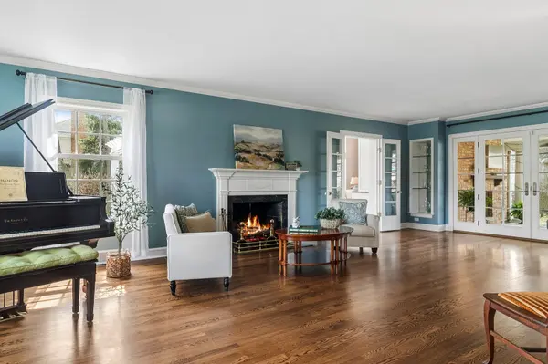 630 S Beverly LN, Arlington Heights, IL 60005
