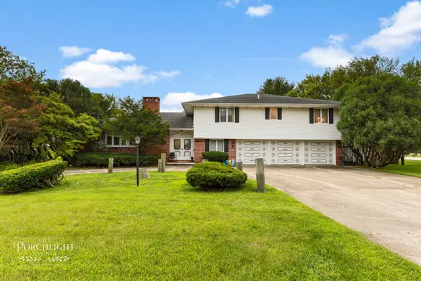 101 Countryside LN, Crescent City, IL 60928