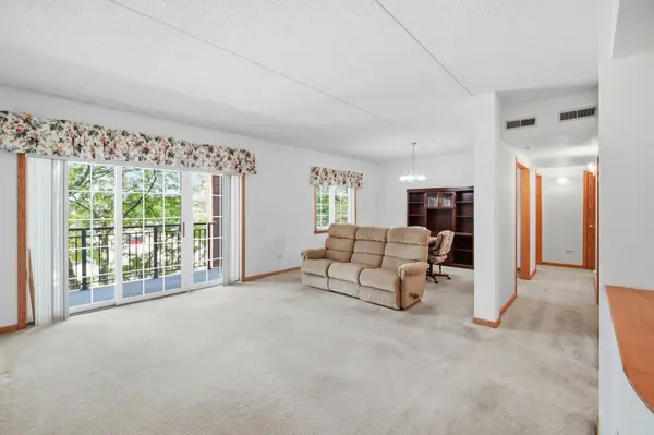 55 S Hale ST #207, Palatine, IL 60067