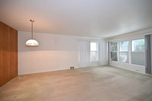 1704 S Washington AVE, Park Ridge, IL 60068