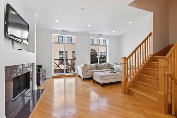 1350 W Byron ST #3, Chicago, IL 60613