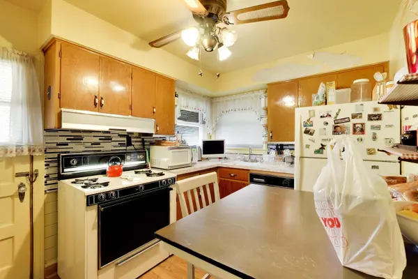 9537 S Indiana AVE, Chicago, IL 60649