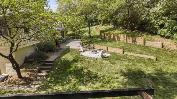 5080 Center CT, Bettendorf, IA 52722
