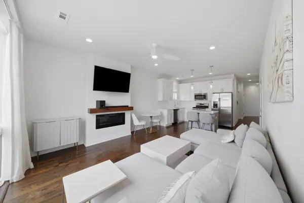 6606 S University AVE #2, Chicago, IL 60637