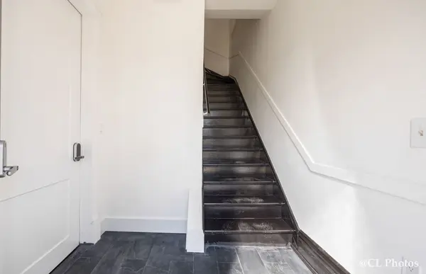 2924 W 38th PL #2, Chicago, IL 60632