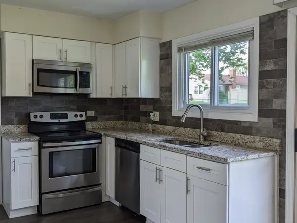 508 Bristol LN, Schaumburg, IL 60194