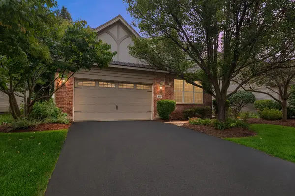 809 Colchester DR, Oswego, IL 60543