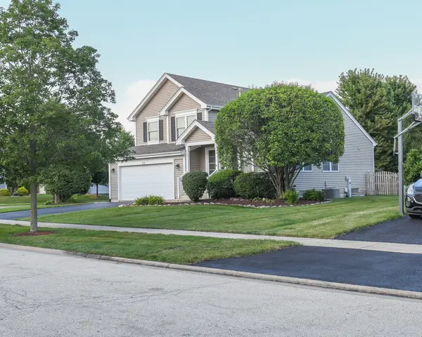910 Carlyle DR, New Lenox, IL 60451
